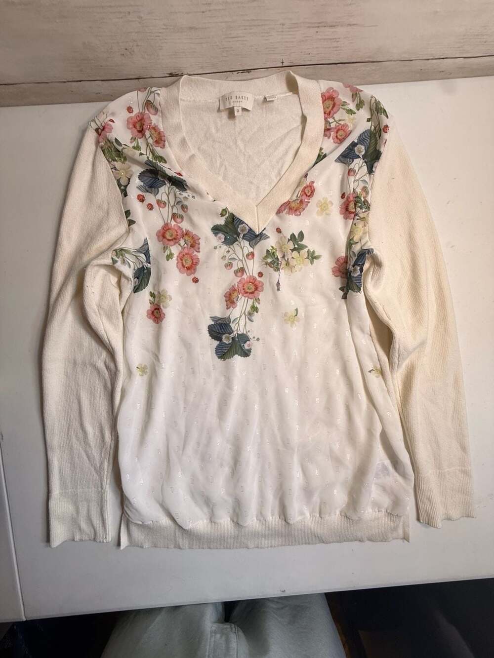 Ted Baker Casanda Sweater Size 3 White Floral Silk Knit V-Neck Top